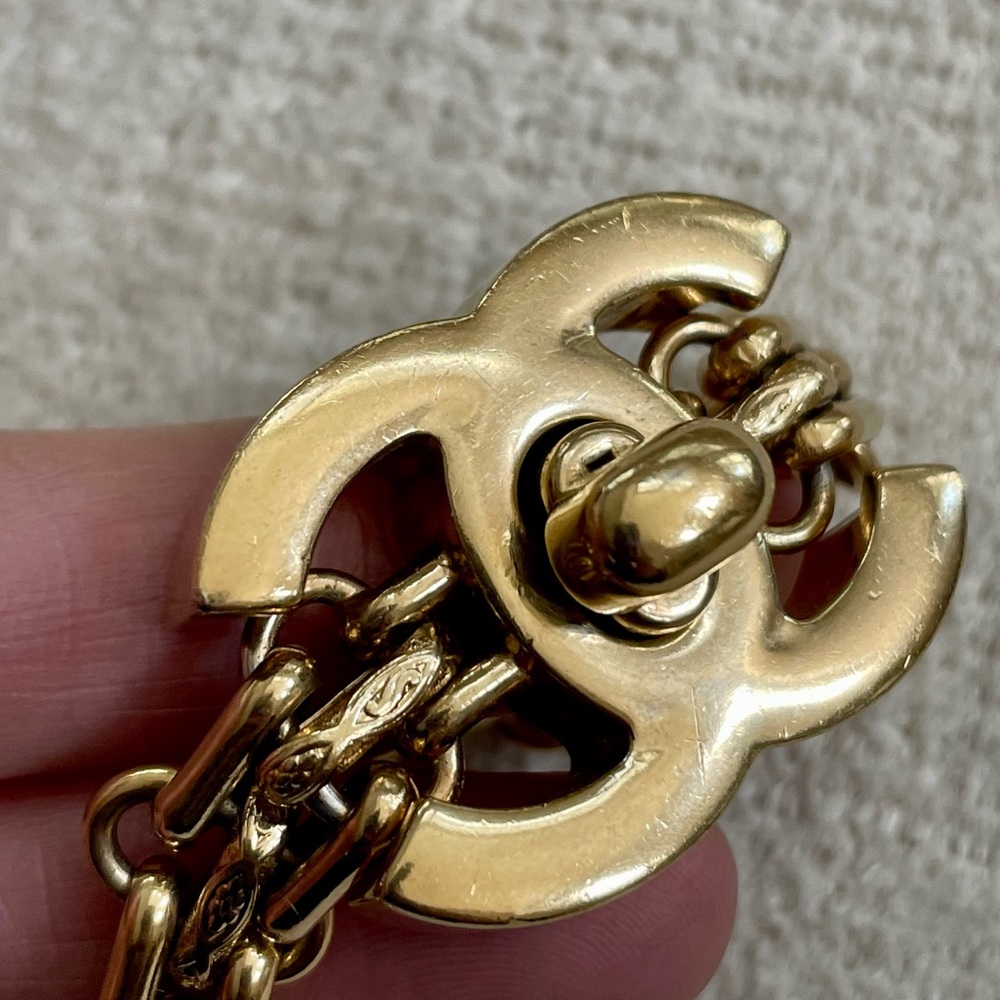 Chanel CC Turnlock Reissue Chain Link Bracelet - Picture 9 of 14